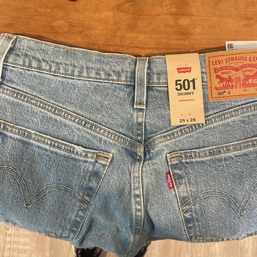 Women's Levi's 501 Skinny Jeans
SKU: 19323915735
Color: Tango Talk
Size: 25 x 28 - Picture 6 of 7